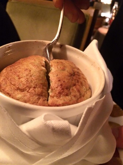 Ledoyen, carciofo/4 soufflé al pistacchio