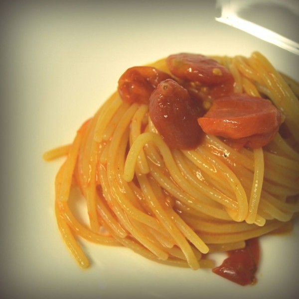Lo spaghetto di grano Senatore Capelli ai tre pomodori di Agricola Paglione
