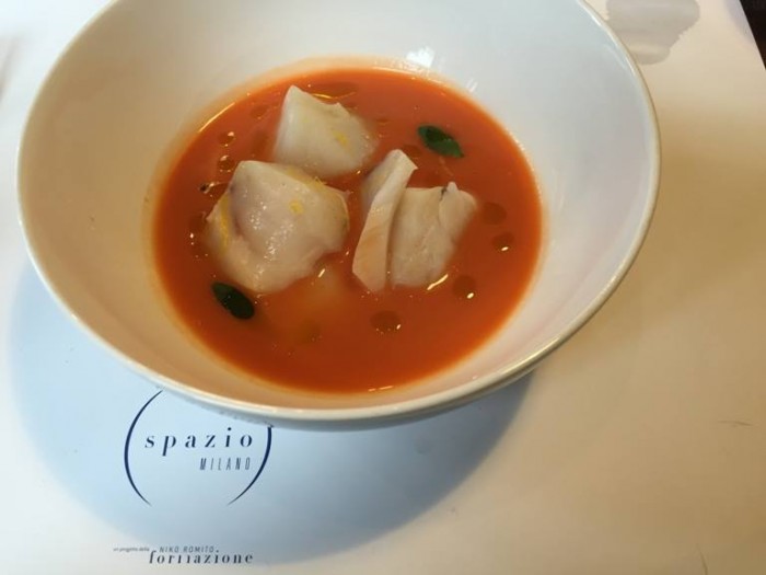 Spazio di Niko Romito, zuppa con baccalà e pomodoro speziato