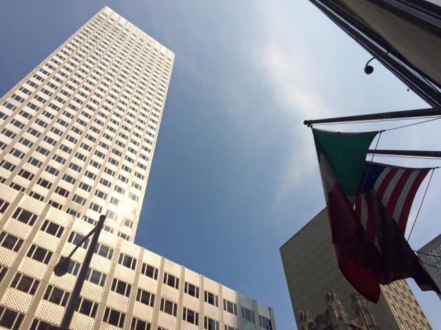 New York bandiera italiana e americana sulla 5th Avenue