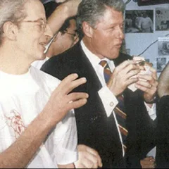 Ernesto Cacialli con Bill Clinton nella Pizzeria Di Matteo