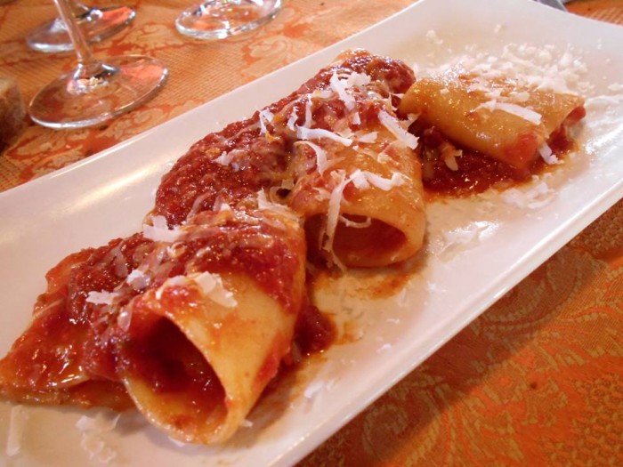 Agriturismo Mastrofrancesco, paccheri Vicidomini e ragù di nero