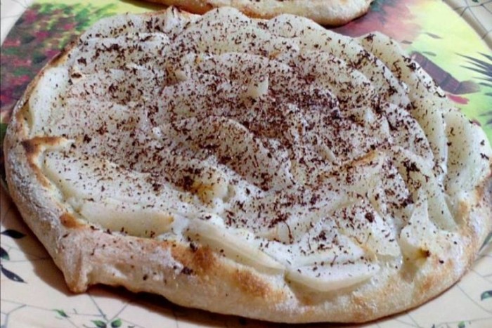 Pizza Stregata Ricotta e Pera