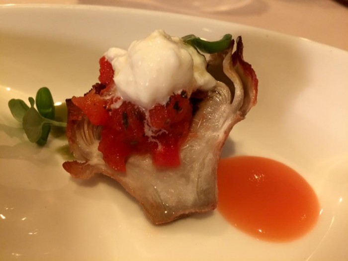 Re Maurì, carciofo con pomodoro brasato e burrata di Andria