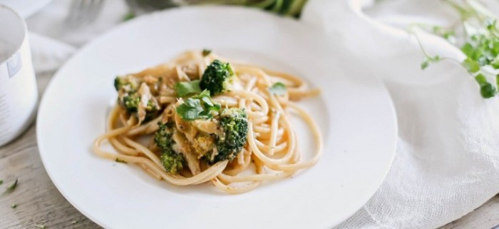 Spaghetti di Gragnano con broccoli, curry, mozzarella di bufala, fior di sale e coriandolo