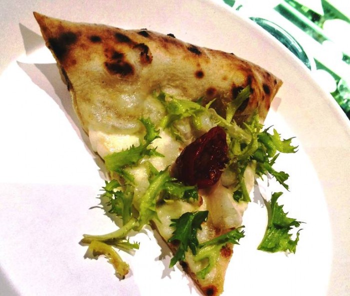 Identità di Champagne, la pizza "Mare in Terra" di Franco Pepe