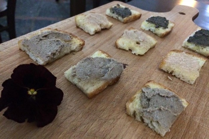 Mariterraneo, stuzzichini con paté di mare