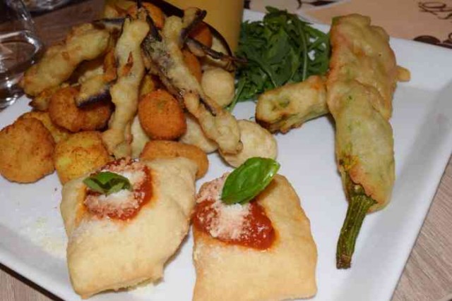 Gusto, L'antipasto, il cuoppo con i fritti