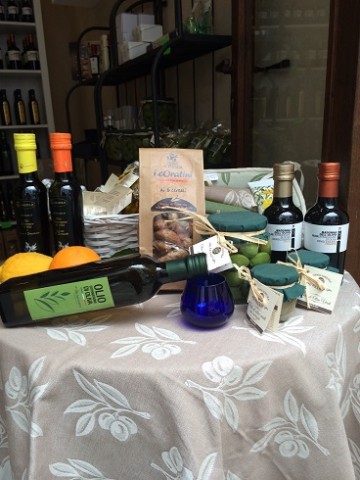 OLEOTECA - Varietà di olii proposti dall'oleoteca