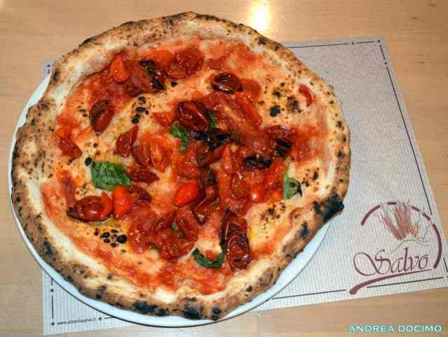Pizzeria Salvo Francesco & Salvatore. La Pizza al Pomodoro