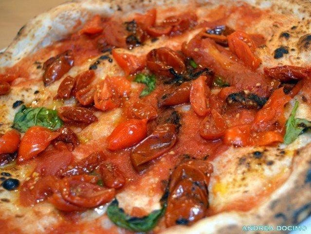 Pizzeria Salvo Francesco & Salvatore. La Pizza al Pomodoro