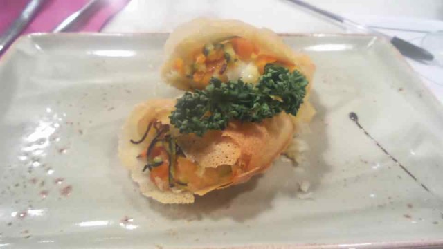 Sfgoglia brick ripiena di baccalà e verdure di stagione