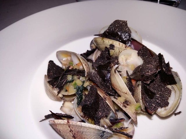 Vongole, tartufo ed erbe