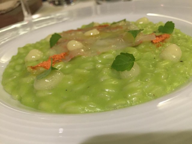 Casa del Nonno, risotto ai piselli, carpaccio di gamberi rossi e sfumato