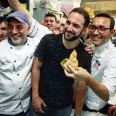 Higuain con Coccia e Sorbillo