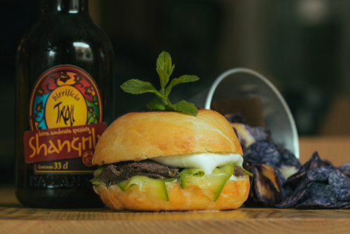 Lelena Burger & Co. ft. Pasquale Palamaro. Il panino Step by step per omaggiare il Regno delle Due Sicilie