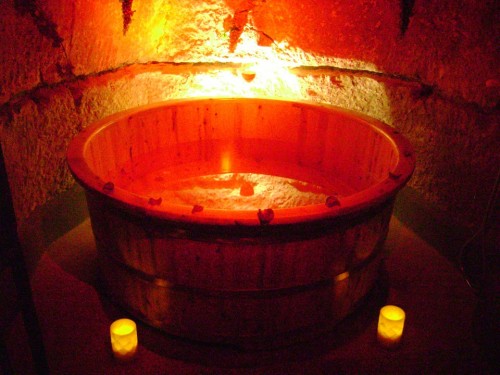 La vasca circolare in legno di faggio