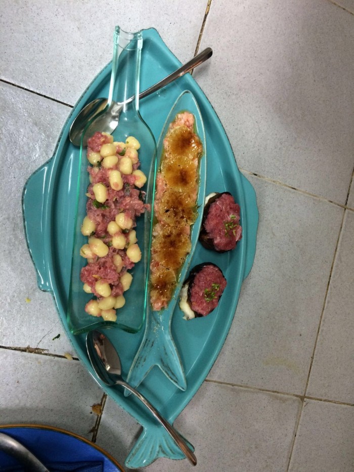 L’Orestorante, Gnocca mojta, gamberi caramellati e Bruschetta Bruschetta ripiena di burrata con trito di ricciola