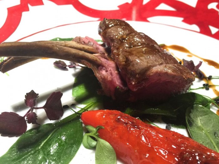 Agnello dei Pierenei, souffle di papaia, menta, mela e mandorle amare        semplicemente perfetto 