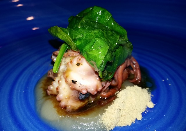 Mela verde polipetti scottati alla soia e broccoletti