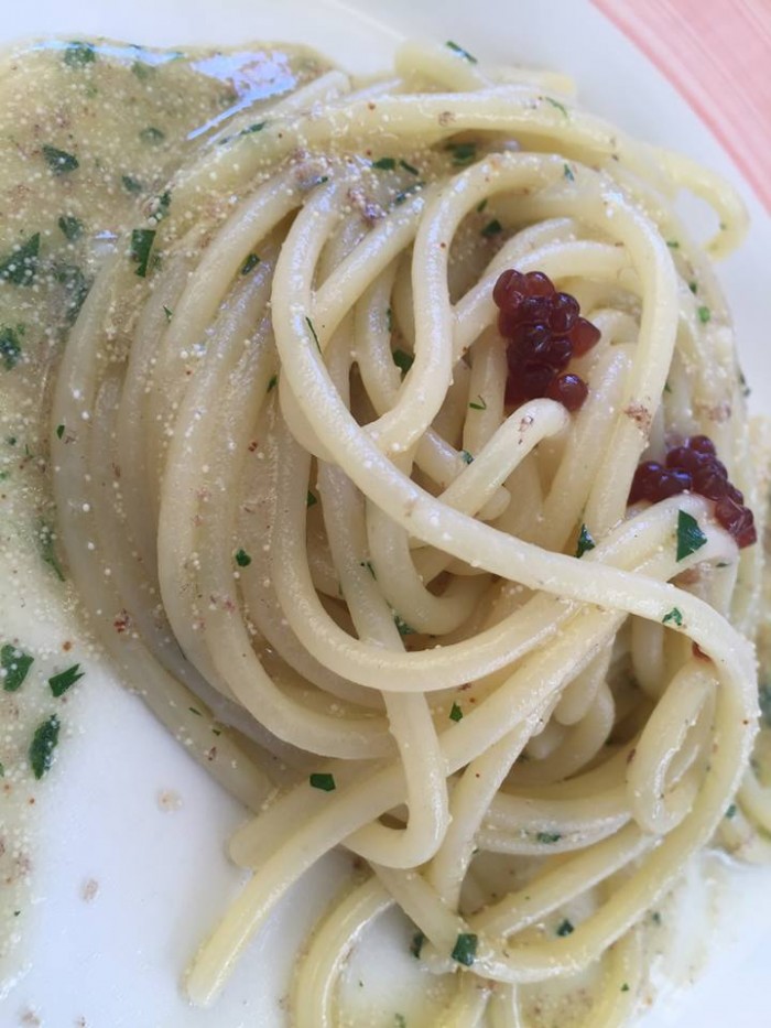 Al Pescatore Bari, spaghettone alle uova di sanpietro