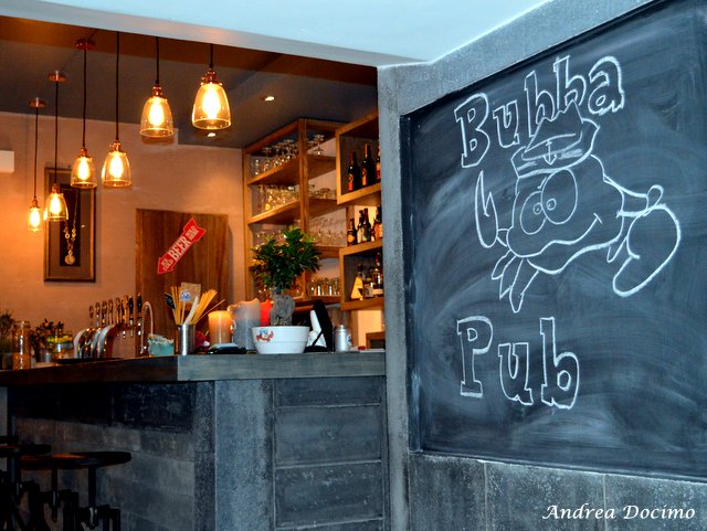 Bubba Pub a Pozzuoli. Gli interni del locale