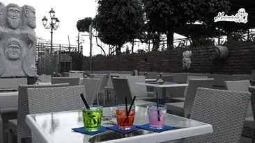 Masanielllo, Esterno del locale e opere di Mao Mangieri