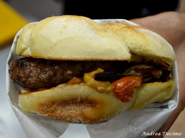 PUOK Burger Store al Vomero. Il panino ZAPPATOUR