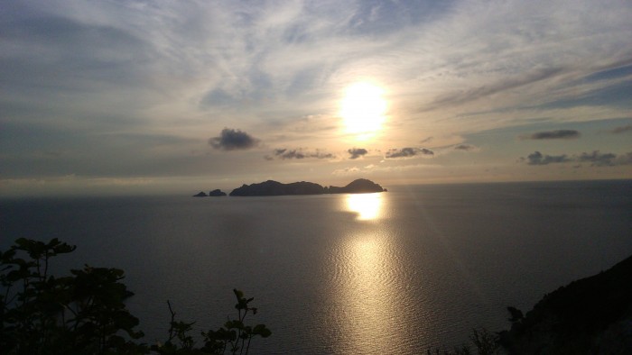 Palmarola al tramonto vista da localita Le Forna a Ponza