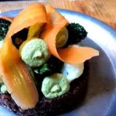 Punto. Hamburger di lenticchia e la quinoa