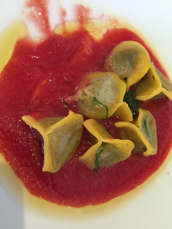 Tordomatto, ravioli pomodoro e basilico