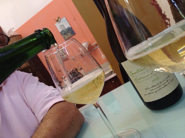 Trebbiano 2015 e Bicchiere di Spumante Rustico di pecorino