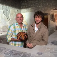 Carmelo Esposito con panis pompeii e Alberto Angela