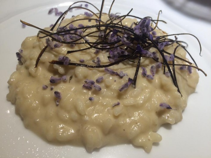 Locanda Severino, risotto con melanzane, caprino e lavanda