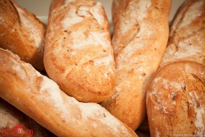 Pane rosso alle bacche di Goji