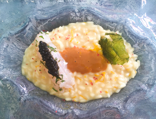 Don Alfonso dal 1890- Riso Carnaroli ai sentori di agrumi dell'orto con emulsione di ricci di mare, scampi e caviale