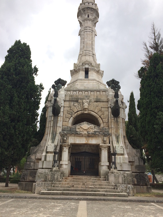 Il Faro, monumento eretto nel 1932 ad esaltazione del fascismo e dei suoi caduti