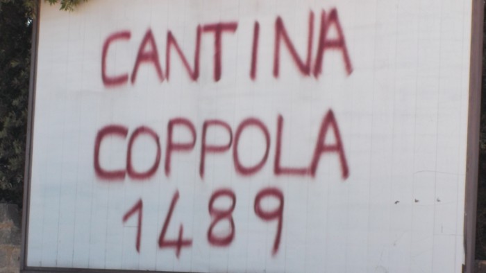 Insegna Cantina Coppola