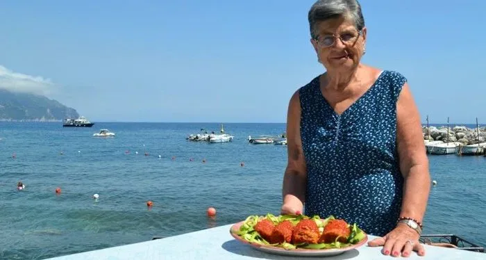 LE ARCATE La signora Luisa e il Sarchiapone atranese