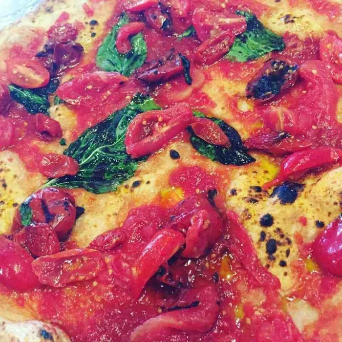 Pizza ai sei pomodori Fratelli Salvo