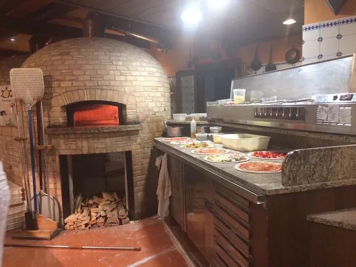 Pizzeria La Catapecchia Treviso, Forno a Legna