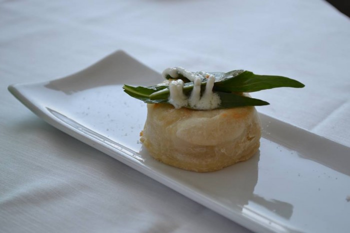 TORRE NORMANNA - Benvenuto dei fratelli Proto, pizzino con rucola, pomodoro e provolone del monaco