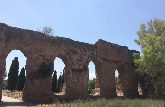 Viale dell Acquedotto Alessandrino