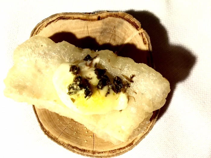 Borgo Valle Rita, pancia di dentice in tempura con salsa di capperi e limone