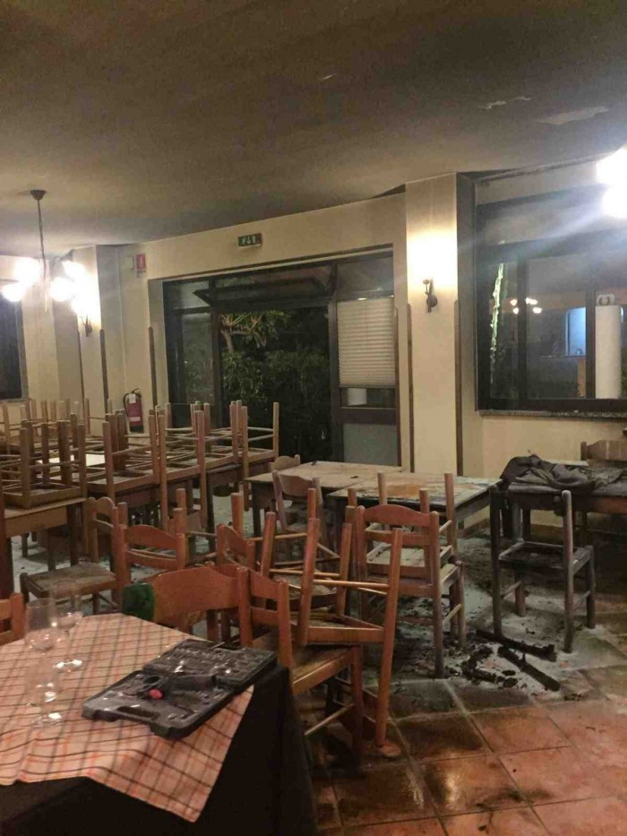 Torsiello, la parte della trattoria bruciata