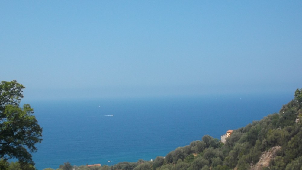 Il mare di Pisciotta Marina visto dall'agriturismo La Locanda del Fiume