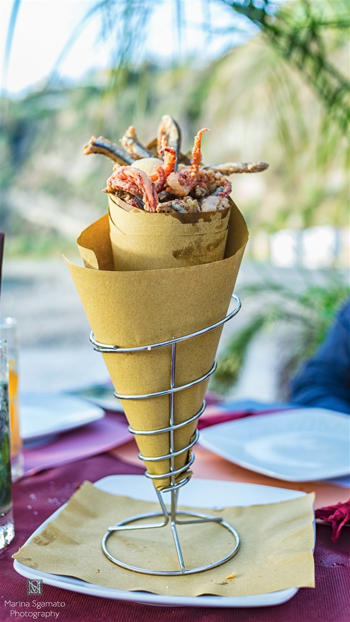 La Playa tapas bar, Sfizioso è il cuoppo di mare, fatto con pescato fresco flegreo.
