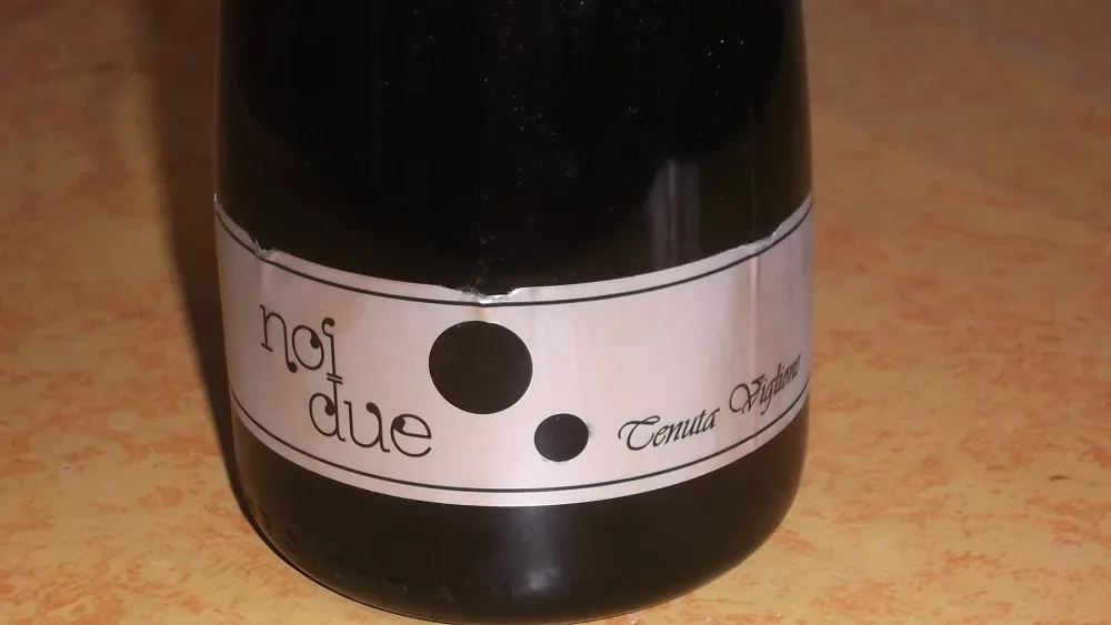 Noi Due Spumante Demi Sec Fiano Puglia Igp Tenuta Viglione