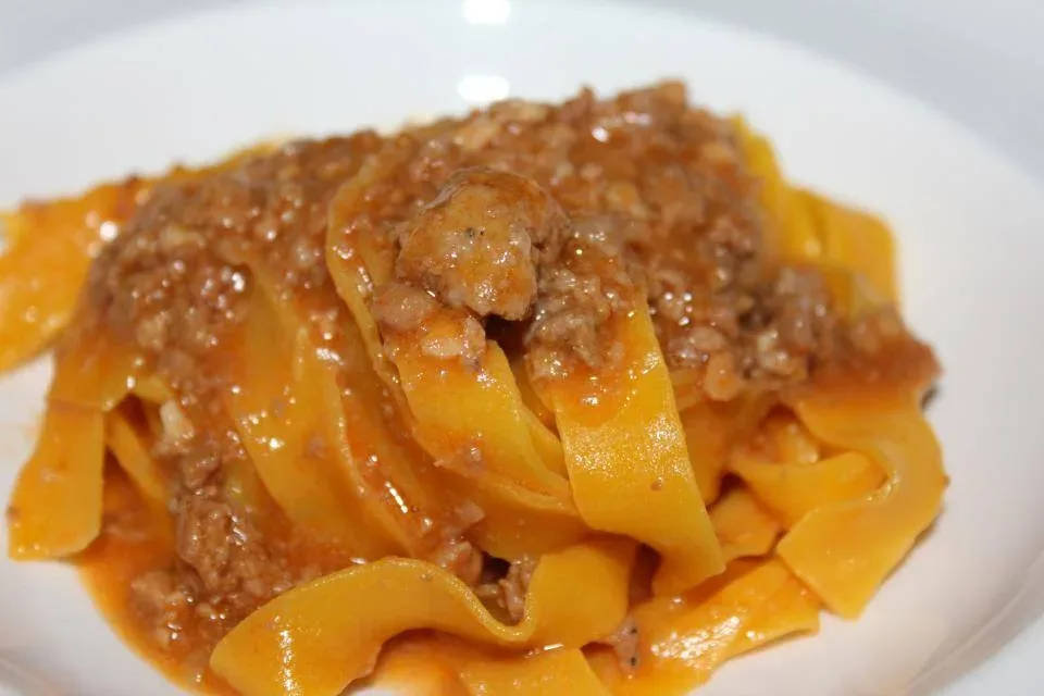 tagliatelle-alla-bolognese-di-agostino-iacobucci-foto-albert-sapere