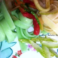 Tagliatelle di semola e al cedro con verdure saltate in padella